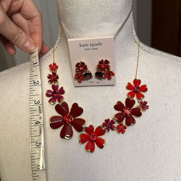 KATE SPADE NECKLACE & EARRINGS POINSETTIA FLOWERS DAISIES POPPIES REVERSIBLE NWT - Picture 12 of 16